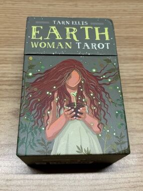 Tarn Ellis Earth Woman Tarot Deck - Green & Brown Artwork